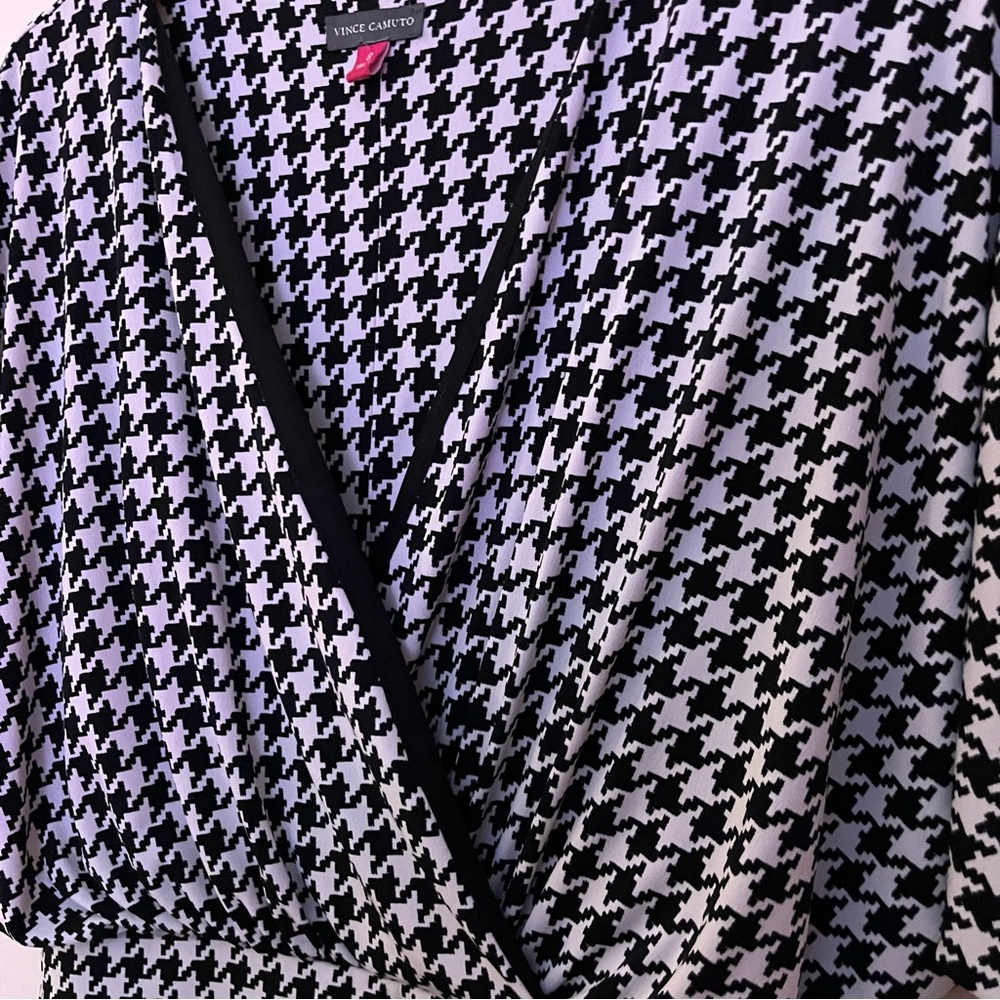 Vince Camuto Houndstooth Faux Wrap Dress Size 8 Dolman Sleeve Black White Office - Picture 5 of 8
